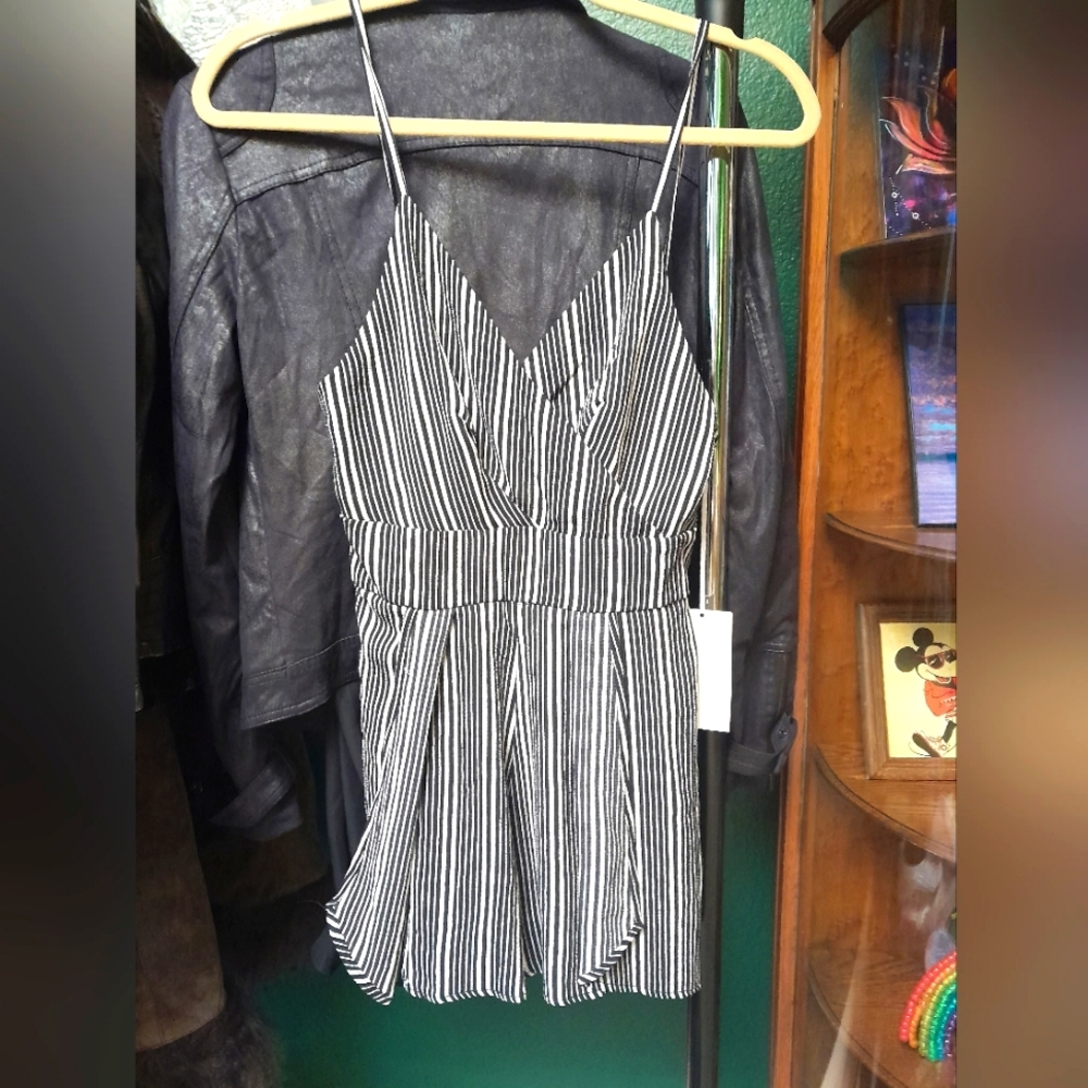 Romper size M, Never worn